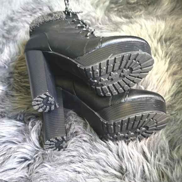 Shoe Dazzle Maysi Heeled Combat Boots in Black Size 9.5 - Picture 5 of 5